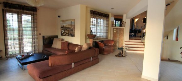 5 bedrooms Villa in Corfu, Greece No. 5517 23