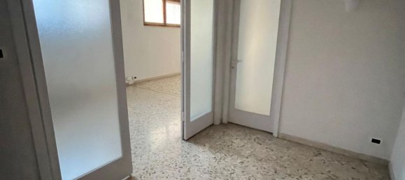 57m² Office in Palermo, Italy No. 298780 5