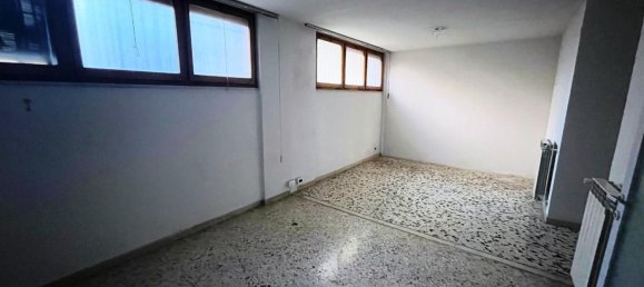 57m² Office in Palermo, Italy No. 298780 4
