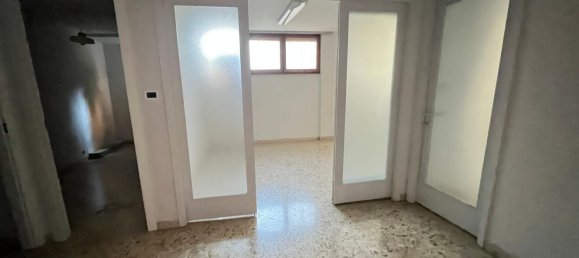 57m² Office in Palermo, Italy No. 298780 6