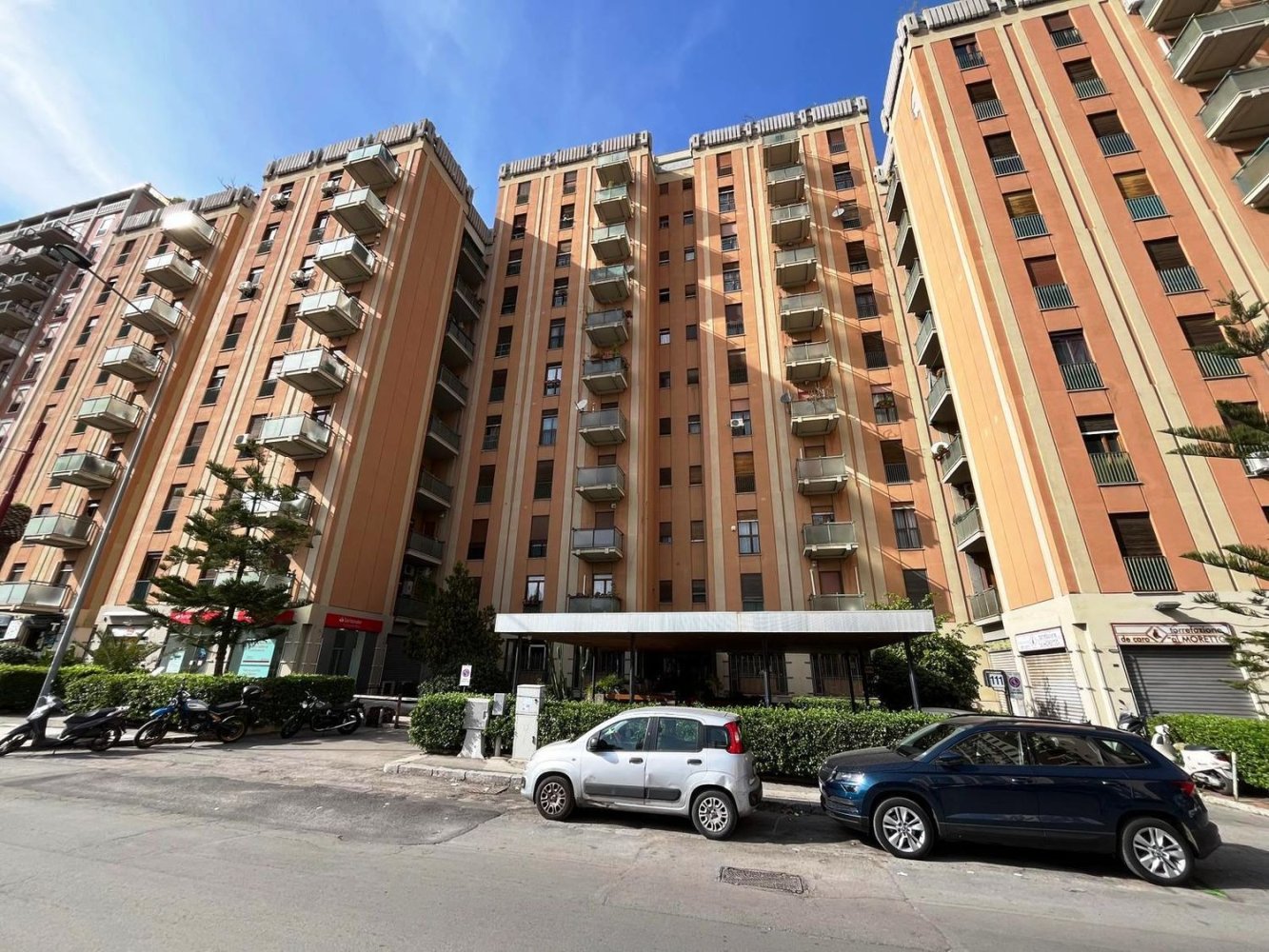 57m² Office in Palermo, Italy No. 298780