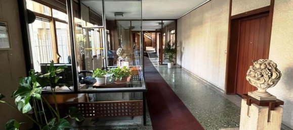 57m² Office in Palermo, Italy No. 298780 12