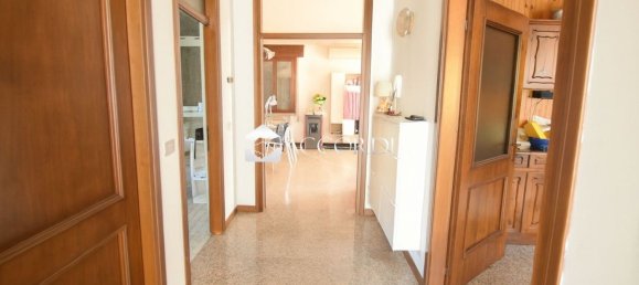 6 rooms Villa in Castelfranco Veneto, Italy No. 300812 3