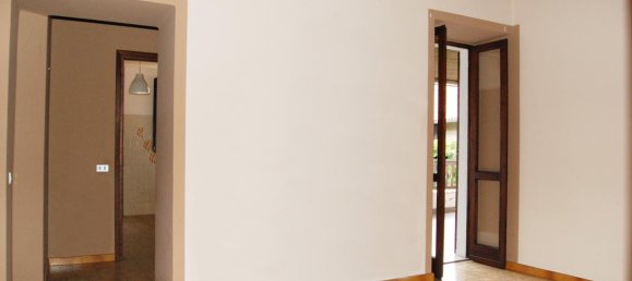 4 rooms Apartment in Lambrugo, Italy No. 15252 2