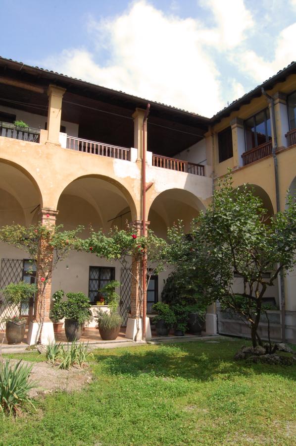 4 rooms Apartment in Lambrugo, Italy No. 15252
