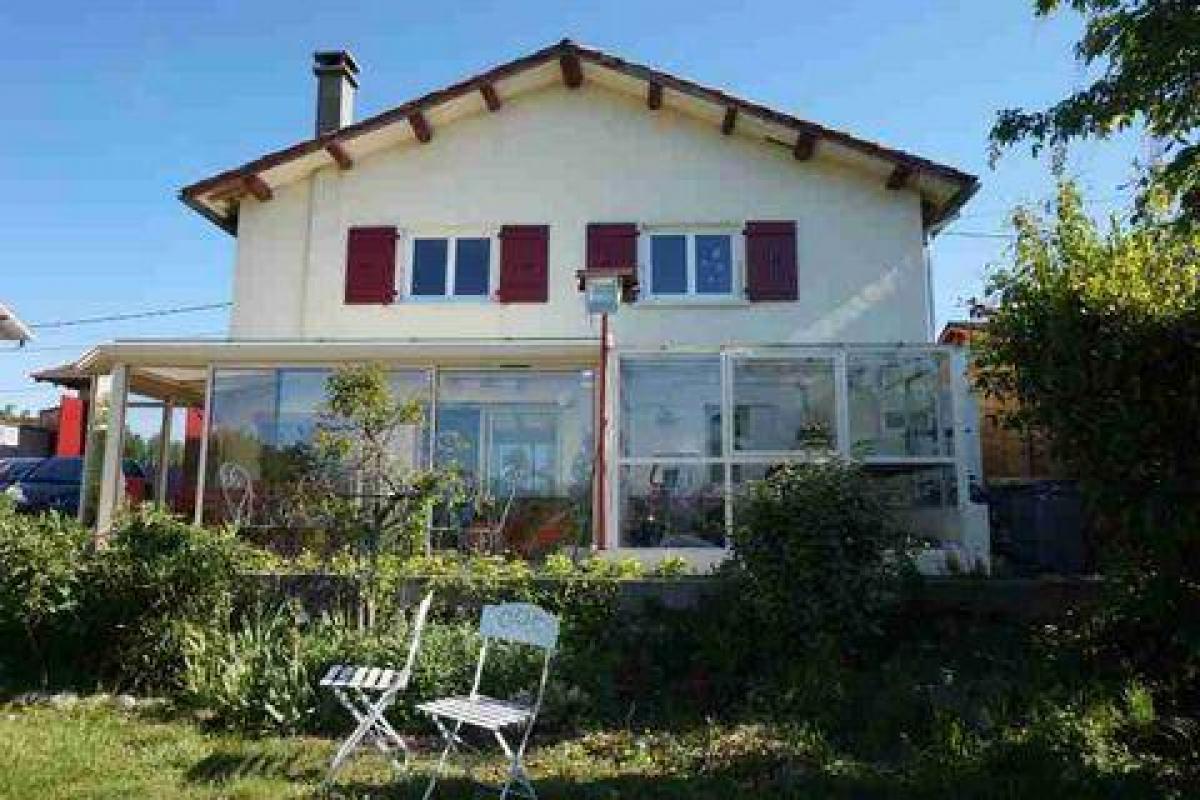 Дом с 3 спальнями в Вуарон, Франция № 25248