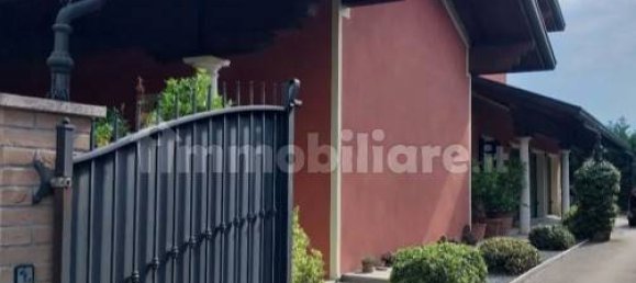 4 bedrooms Villa in Granze, Italy No. 60738 2