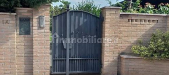 4 bedrooms Villa in Granze, Italy No. 60738 3