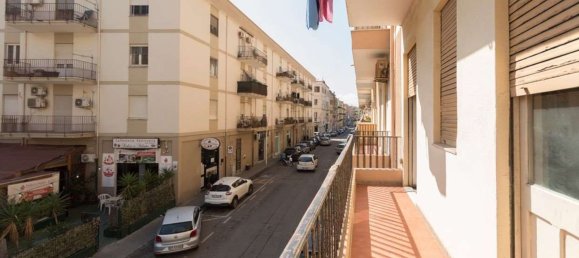 Квартира с 6 комнатами в Кальяри, Италия № 233445 50