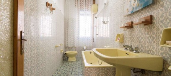 Квартира с 6 комнатами в Кальяри, Италия № 233445 49