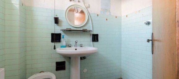 Квартира с 6 комнатами в Кальяри, Италия № 233445 21