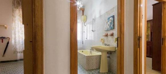 Квартира с 6 комнатами в Кальяри, Италия № 233445 44