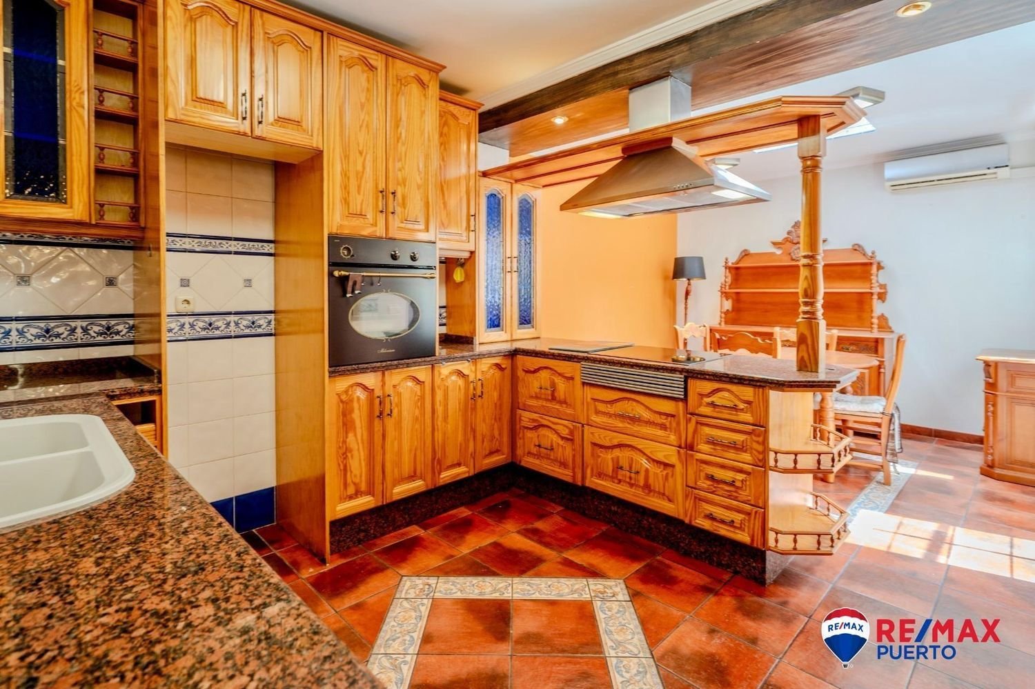 4 غرف نوم تاون هاوس في Churriana, Spain رقم 215899