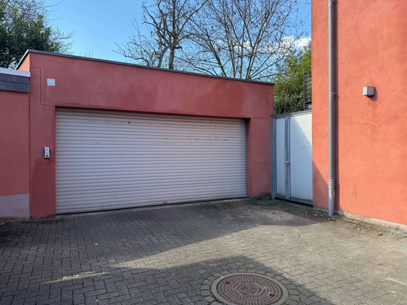  Parking in Rhein-Erft, Germany No. 134887