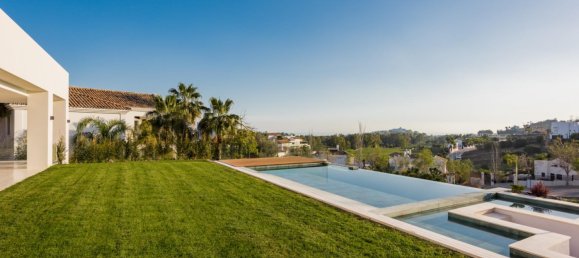 Villa de 5 dormitorios en Málaga, Spain No. 119440 8