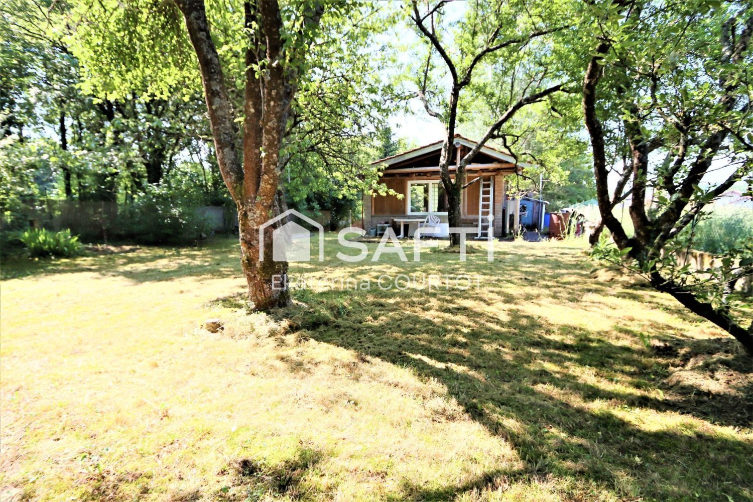 Terreno en Haut-Clocher, France 720 m² No. 95204