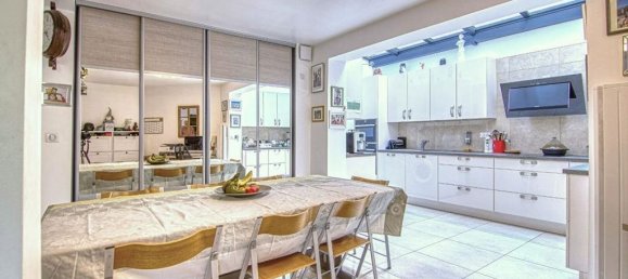 4 Schlafzimmer Haus in Versailles, France, Nr. 350674 4