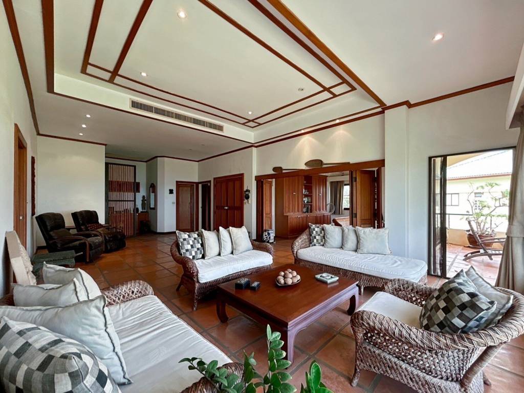 Кондоминиум  с 4 спальнями в Пран Бури, Таиланд № 21717