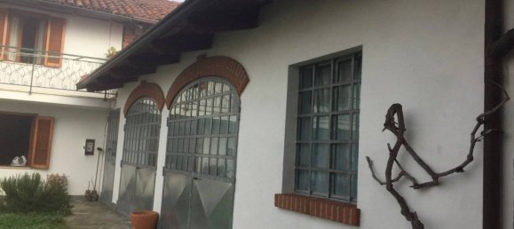 3 bedrooms House in Ferrere, Italy No. 275144 2