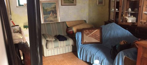 3 bedrooms House in Ferrere, Italy No. 275144 6