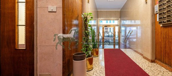 2 bedrooms Apartment in Milan, Italy No. 337662 8