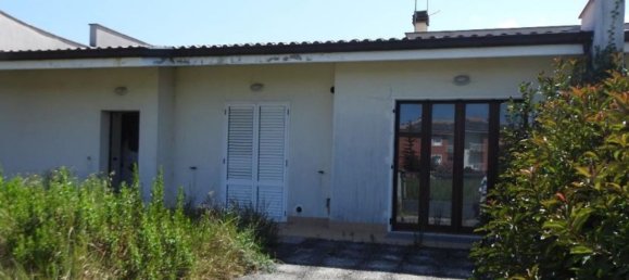 3 rooms Apartment in Recanati, Italy No. 284104 7