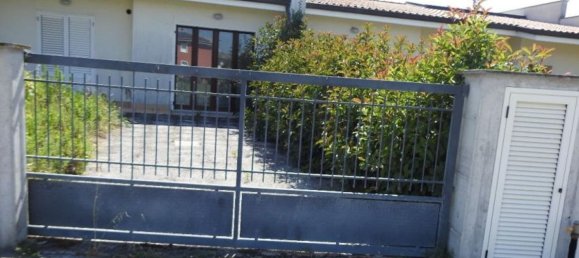 3 rooms Apartment in Recanati, Italy No. 284104 8