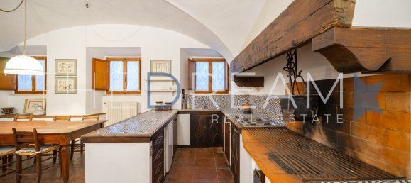 11-Zimmer Doppelhaus in Florence, Italy, Nr. 141257 31