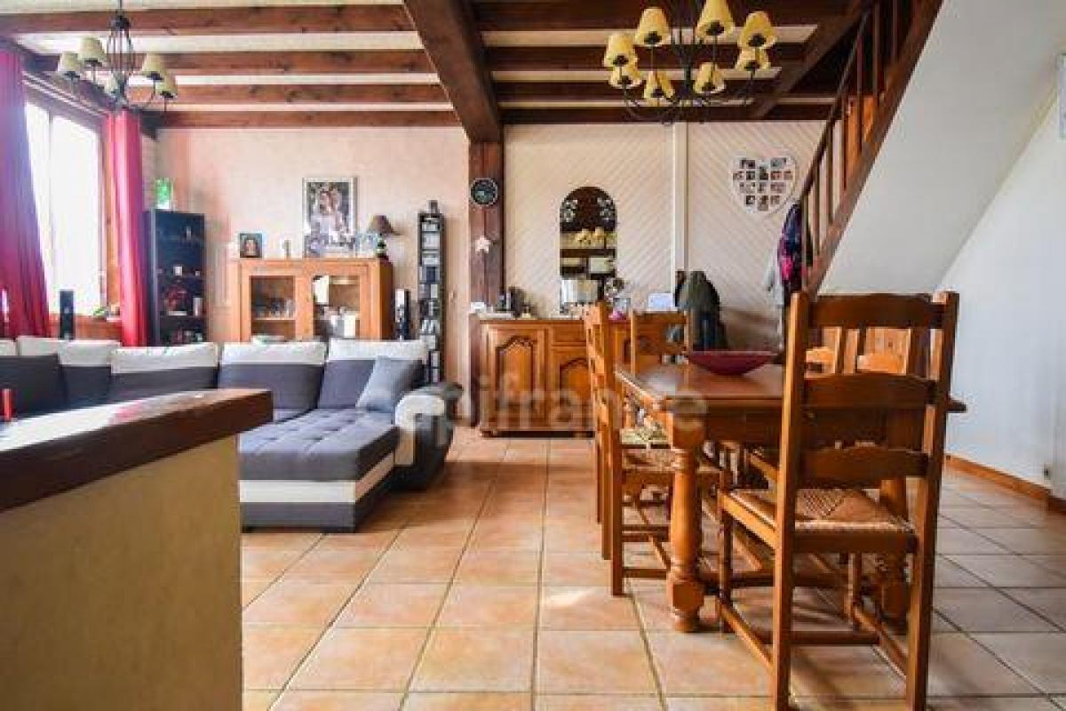 3 bedrooms House in Courtenay, France No. 24238