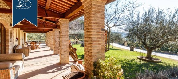 6 bedrooms Villa in Sant'Angelo in Vado, Italy No. 373671 5