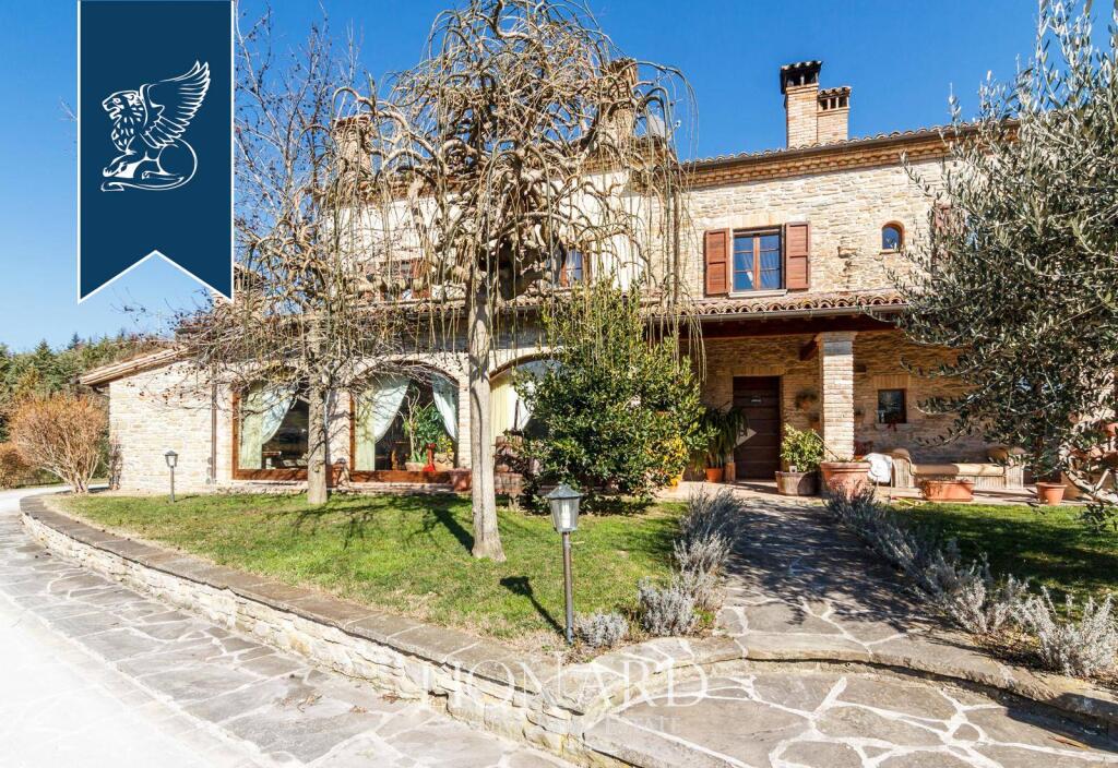 6 bedrooms Villa in Sant'Angelo in Vado, Italy No. 373671