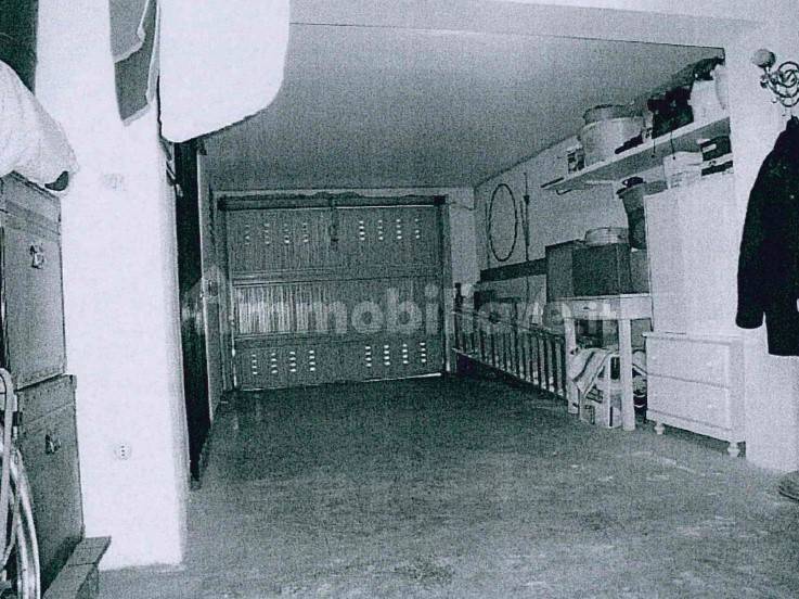 45m² Garage in Padua, Italy No. 221944
