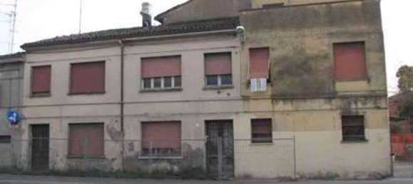 6غرفة منزل في Novi di Modena, Italy رقم 98104 4