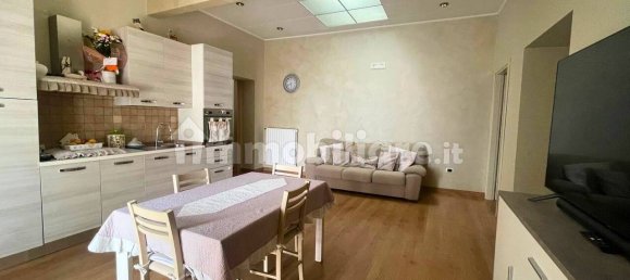 Apartamento de 2 dormitorios en Cerignola, Italy No. 308010 3