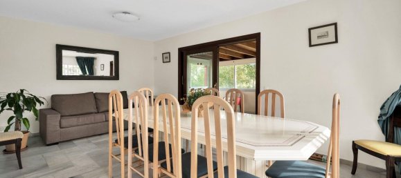 5 bedrooms Villa in Marbella, Spain No. 129890 8