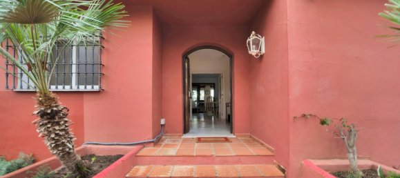 5 bedrooms Villa in Marbella, Spain No. 129890 5