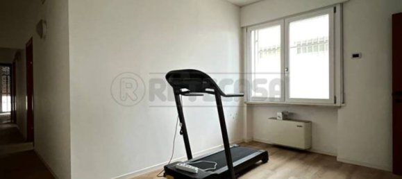 2 rooms Office in Montecchio Maggiore, Italy No. 374596 2