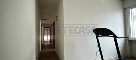 2 rooms Office in Montecchio Maggiore, Italy No. 374596 3