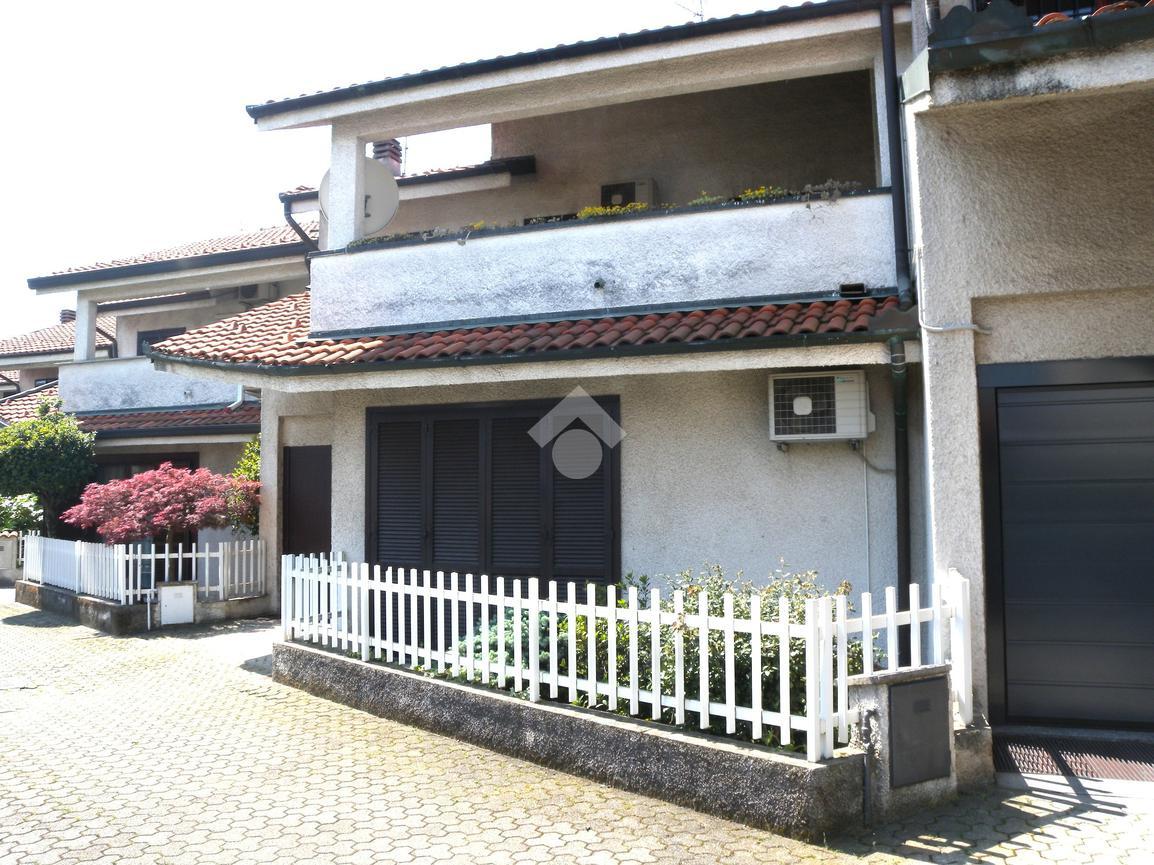 3-Zimmer Haus in Origgio, Italy, Nr. 235657