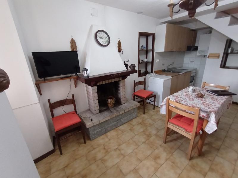 2 rooms Apartment in Cesio, Italy No. 235175