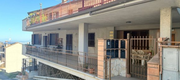 2 bedrooms Apartment in Sant'Angelo Romano, Italy No. 360465 3