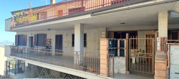 2 bedrooms Apartment in Sant'Angelo Romano, Italy No. 360465 4