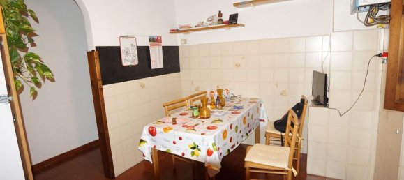 3 bedrooms Apartment in Florence, Italy No. 378052 3