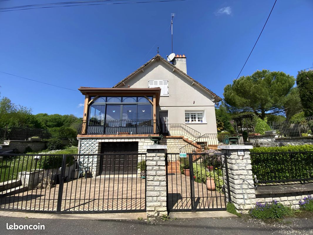 5 bedrooms House in Vienne, France No. 343822