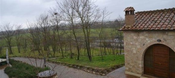 5 rooms Apartment in Asciano, Italy No. 91395 3