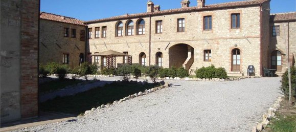 5 rooms Apartment in Asciano, Italy No. 91395 2