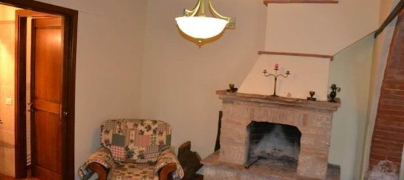 5 rooms Apartment in Asciano, Italy No. 91395 5