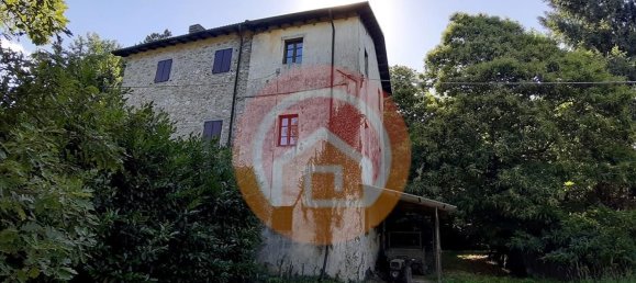 3 rooms House in Gallicano, Italy No. 161277 3