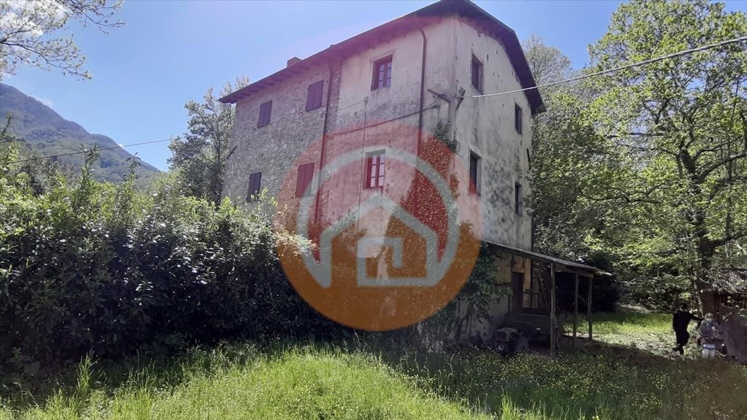 3 rooms House in Gallicano, Italy No. 161277