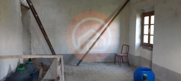 3 rooms House in Gallicano, Italy No. 161277 10